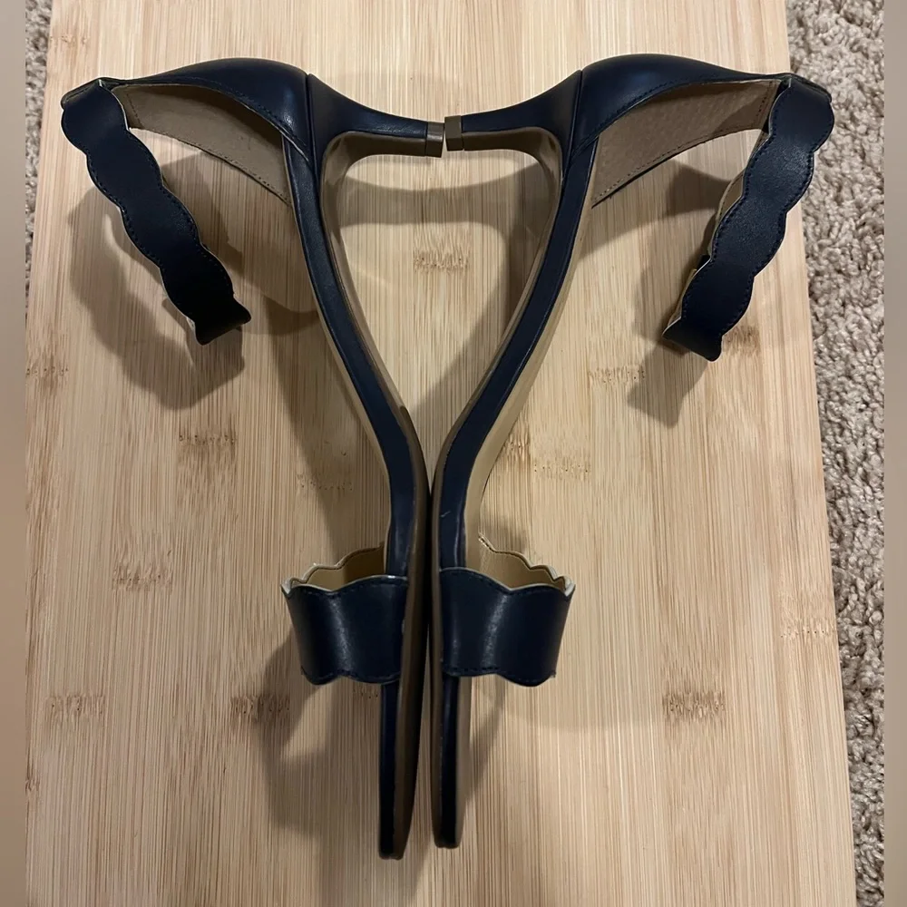 Talbots Indigo Blue Pila Scallop heels - Picture 3 of 5